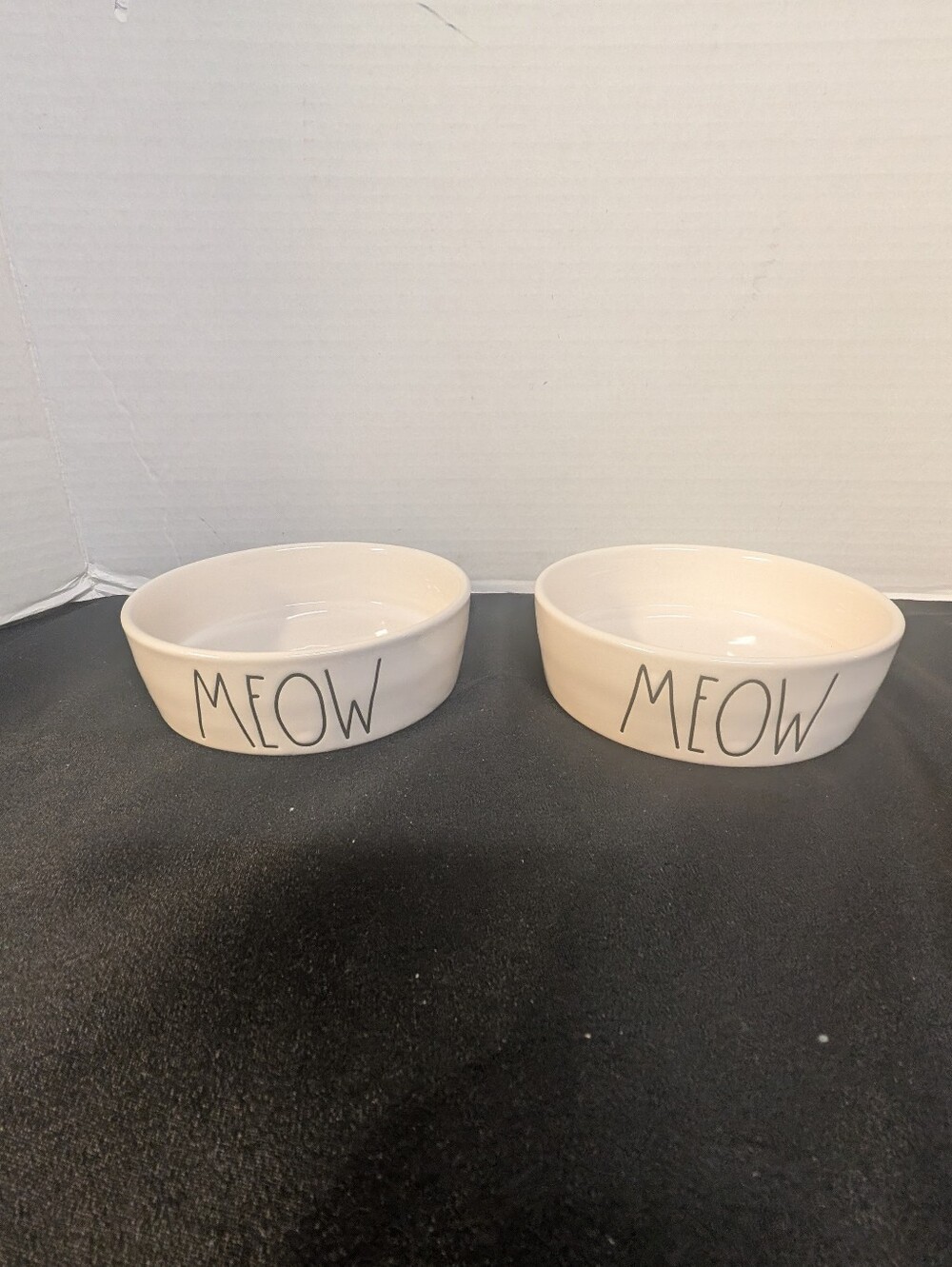 New RAE DUNN Cat Food & Water Bowls MEOW 2 Dish Set Lot